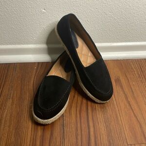 Very pretty velvet black shoes